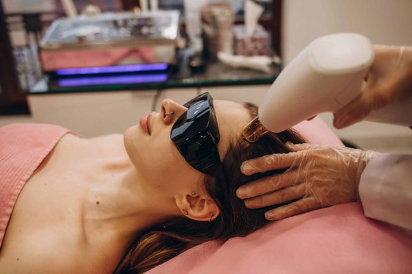 Quels jeux de société modernes sont conseillés pour une stimulation intellectuelle ?